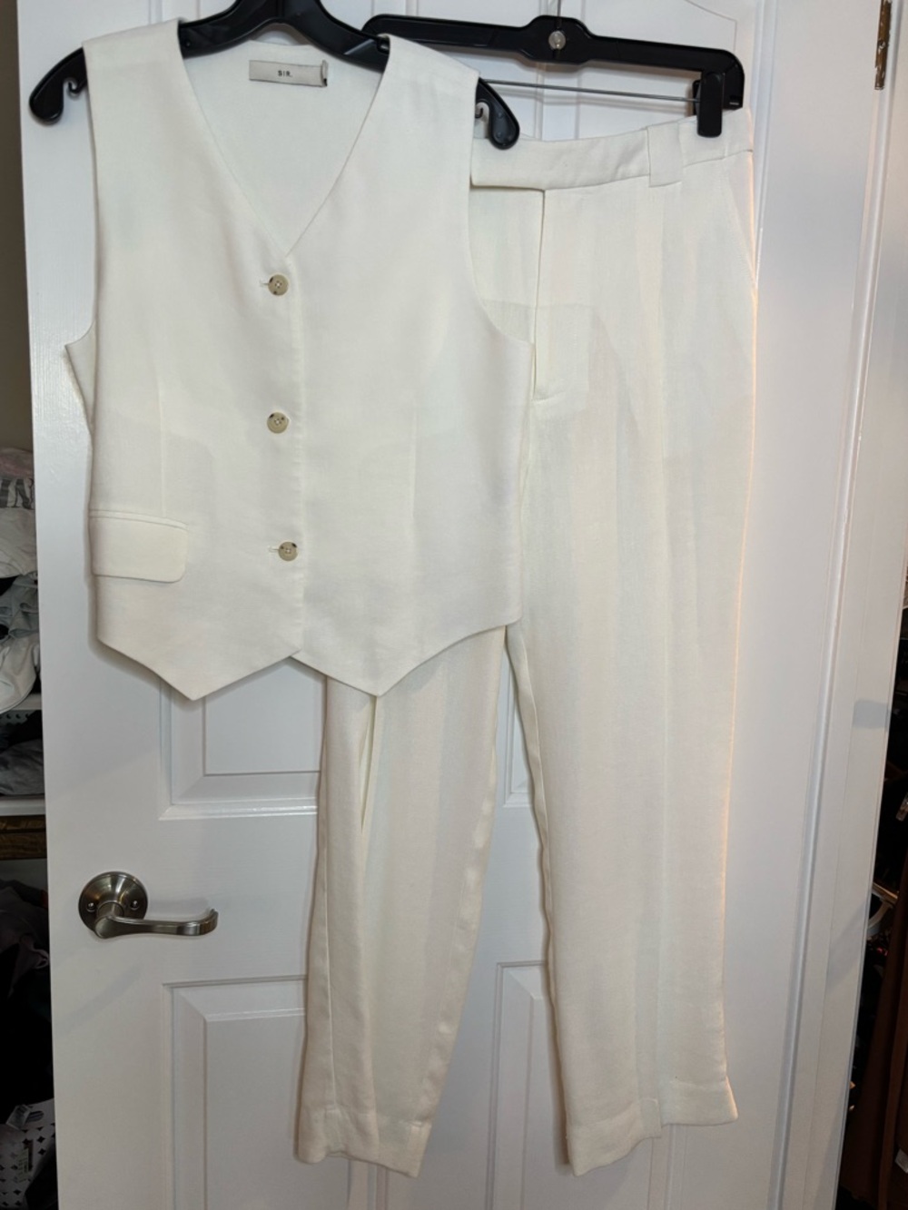 EUC Sir. Women's Cream Tailored Vest & Pants Set size 6